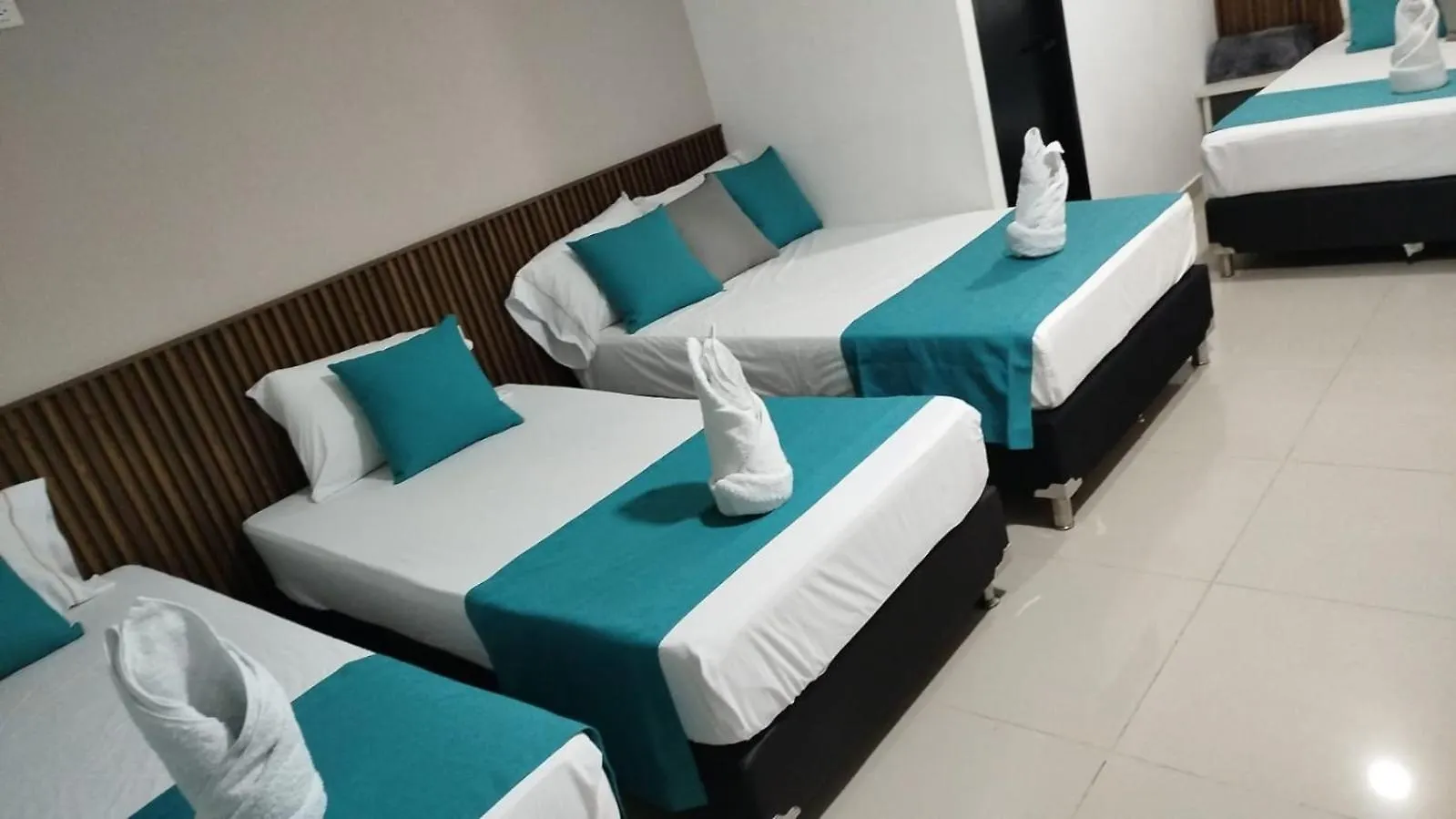 Hotel La Setenta Gold Medellin Colombia